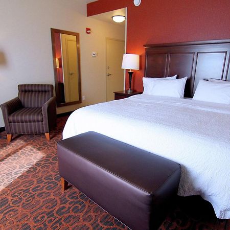 Hampton Inn & Suites Grand Forks Exterior foto