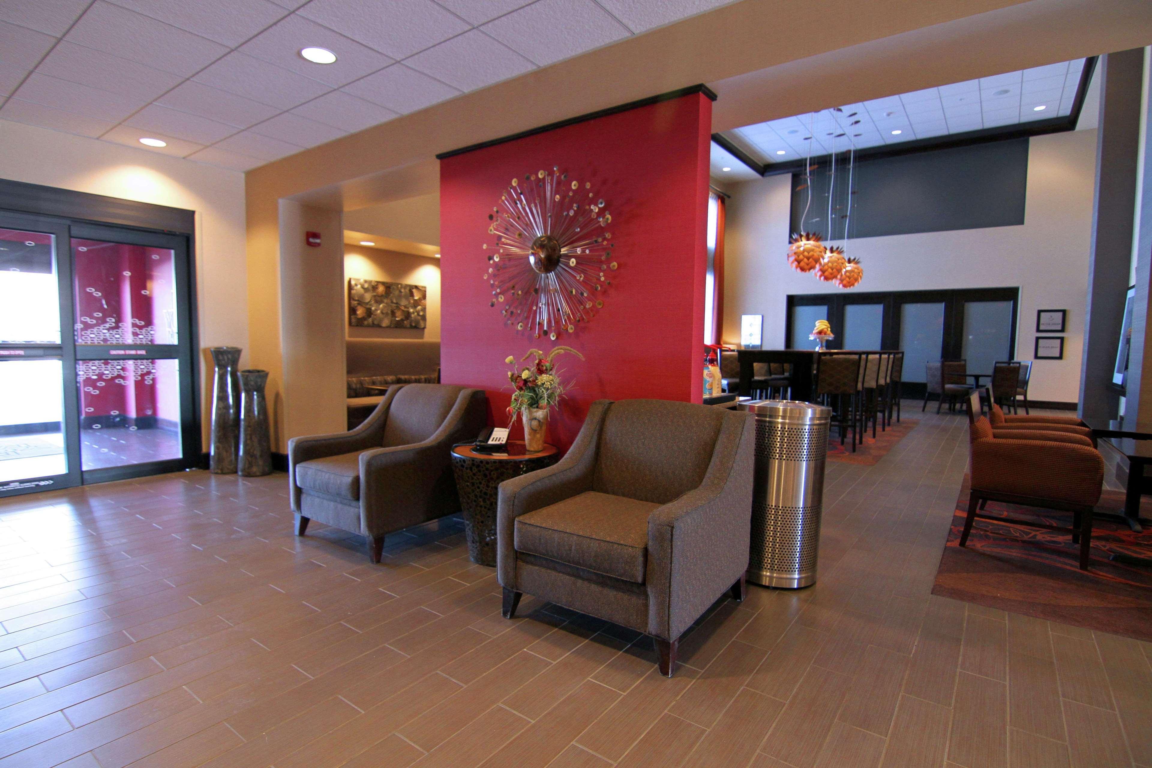 Hampton Inn & Suites Grand Forks Exterior foto