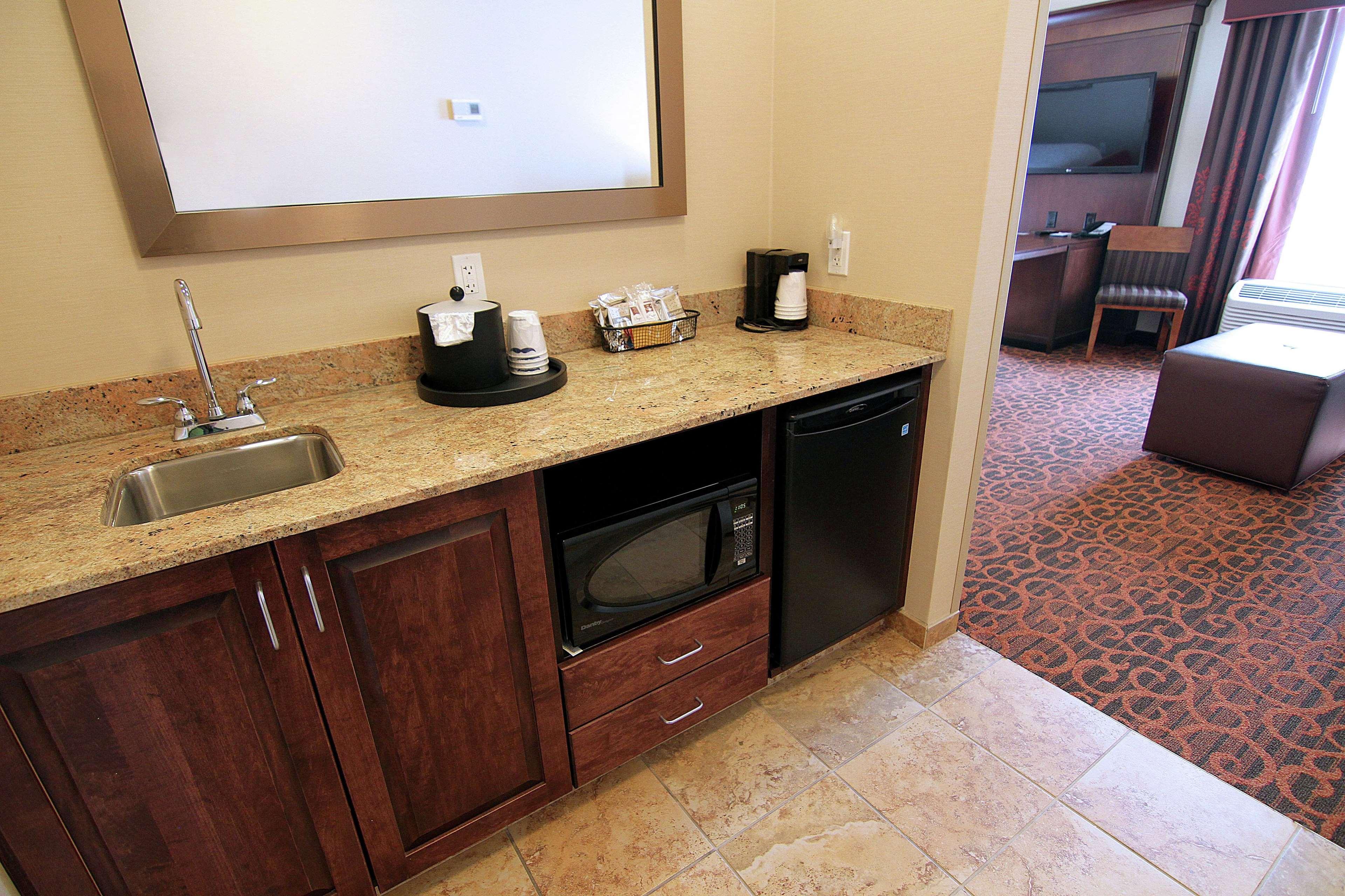 Hampton Inn & Suites Grand Forks Exterior foto