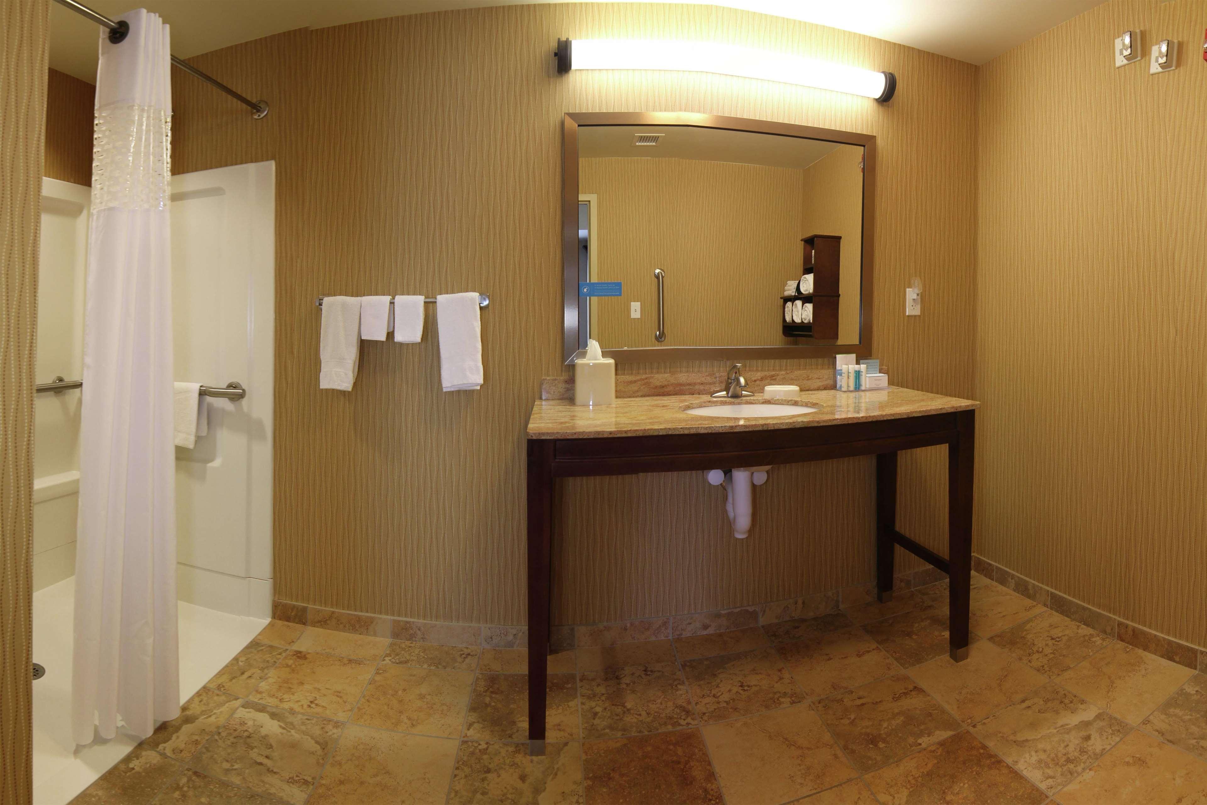Hampton Inn & Suites Grand Forks Exterior foto