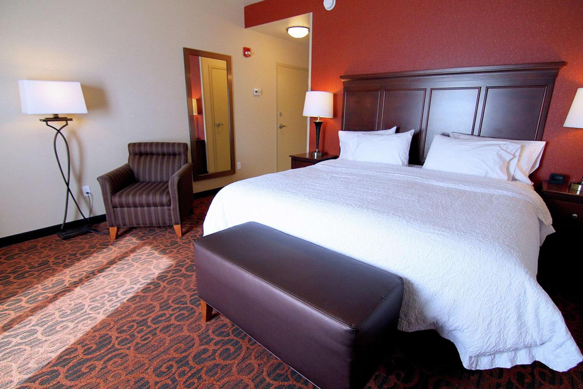 Hampton Inn & Suites Grand Forks Exterior foto