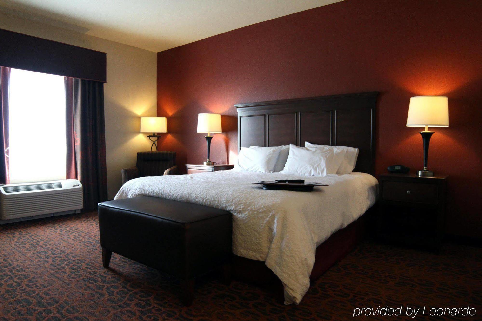 Hampton Inn & Suites Grand Forks Exterior foto