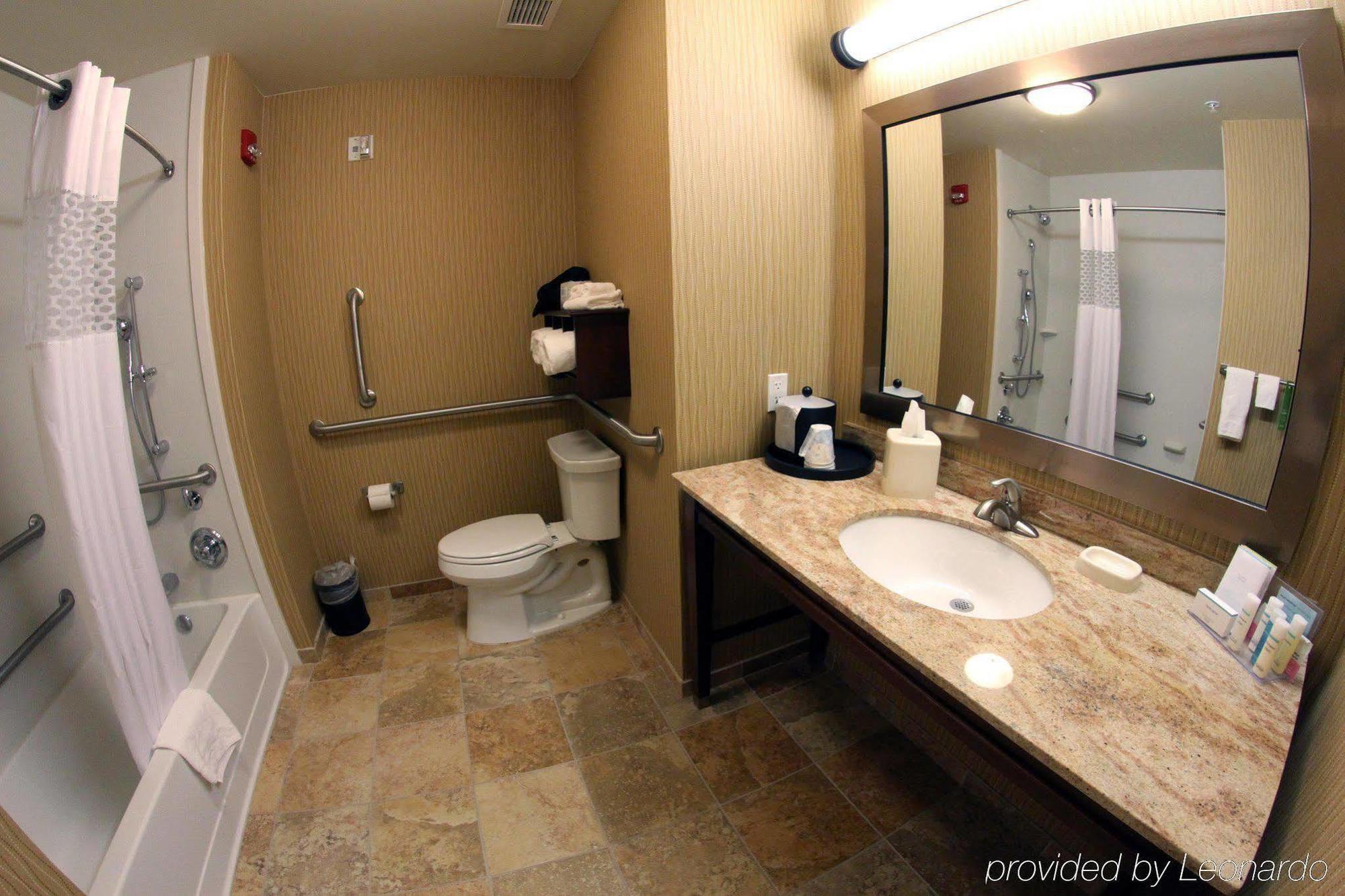 Hampton Inn & Suites Grand Forks Exterior foto