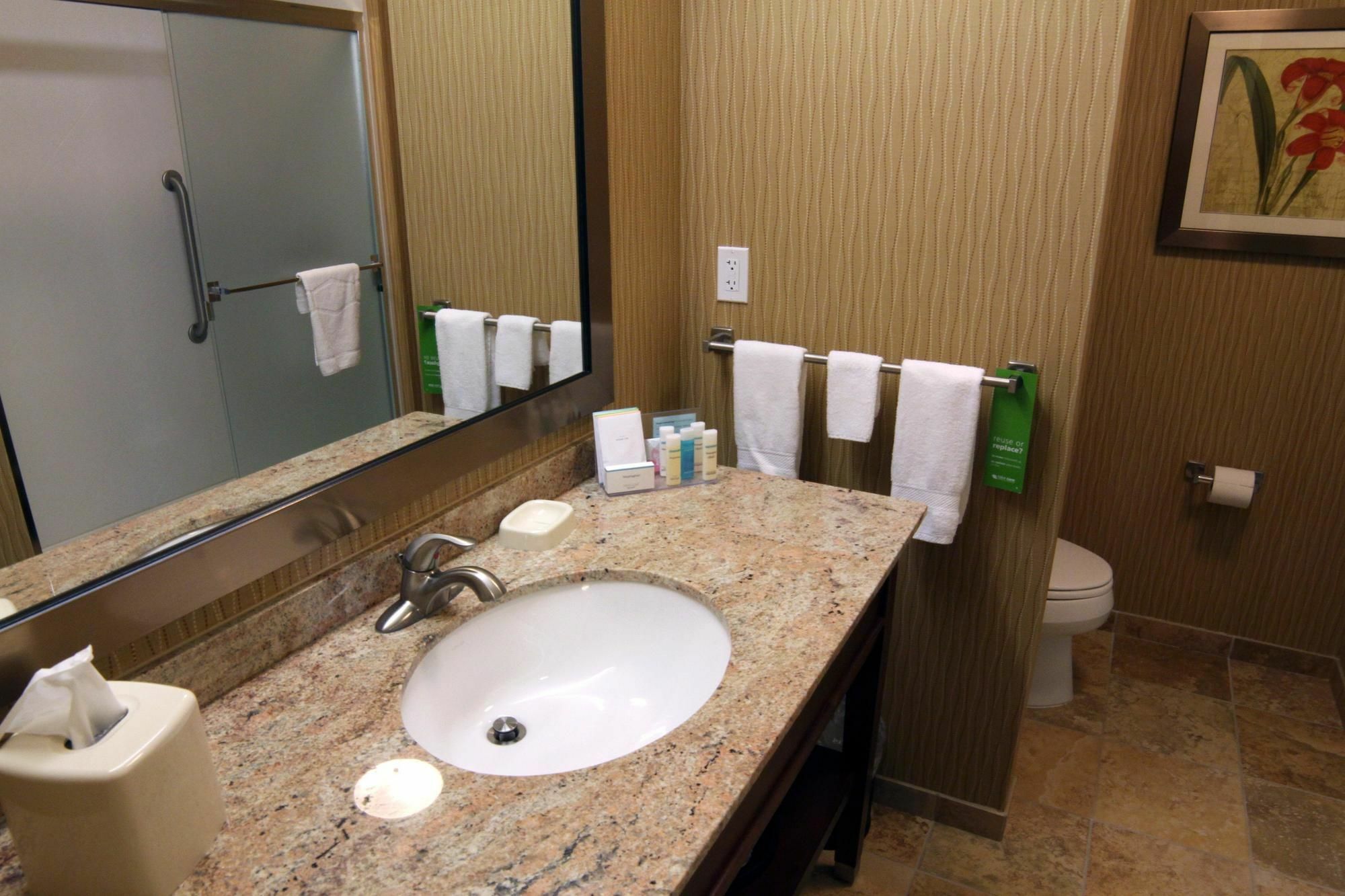 Hampton Inn & Suites Grand Forks Exterior foto
