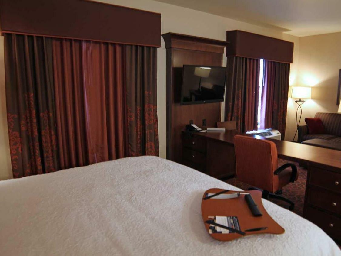 Hampton Inn & Suites Grand Forks Exterior foto